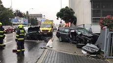 K nehod tí aut vyjely vechny sloky IZS do Michle. (28. záí 2020)
