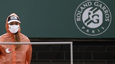 Jedna z poadatelek na Roland Garros.