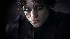 Britský herec Robert Pattinson v roli Batmana