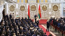 Běloruský vůdce Alexandr Lukašenko nečekaně složil prezidentskou přísahu a...