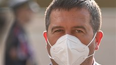 Místop�edseda vlády a ministr vnitra Jan Hamá�ek hovo�í s noviná�i po setkání v...