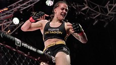 18letá MMA zápasnice Tereza Bledá zažila na Oktagonu 16 první profesionální...