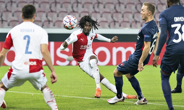 Midtjylland - Slavia 1:1, zaváhání Koláře, hlavou srovnává útočník Kaba