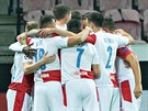 Fotbalisté Slavie se radují z gólu na hiti Midtjyllandu v odvet play off...