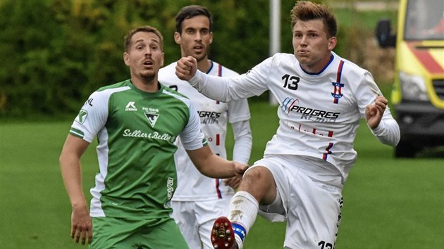 Záložník Milan Lutonský (vpravo) je jednou z nejvýraznějších akvizic Líšně pro tuto sezonu.