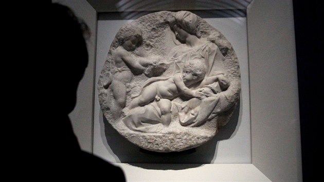Mramorový reliéf Taddei Tondo od italského renesančního umělce Michelangela Buonarrotiho.
