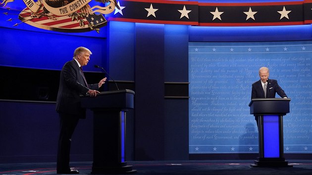 Prezident Donald Trump v pedvolebn debat se svm soupeem Joem Bidenem (30. z 2020)