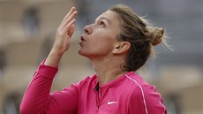 Rumunka Simona Halepová slaví postup do tetího kola Roland Garros. (30. záí...