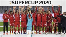 Fotbalisté Bayernu Mnichov se radují z triumfu v německém Superpoháru.