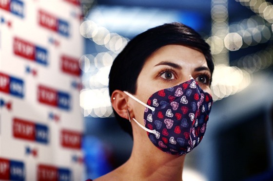 Pedsedkyn TOP 09 Markéta Pekarová Adamová v praském volebním tábu strany....