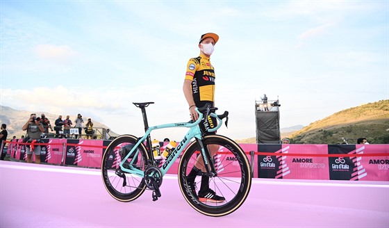 Steven Kruijswijk bhem slavnostní prezentace Gira 2020