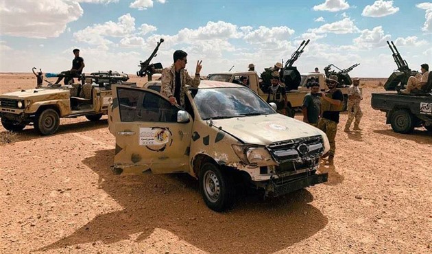 Po násilných bojích v libyjském Tripolisu zemřelo šest lidí. Střety zažehla smrt vůdce skupiny