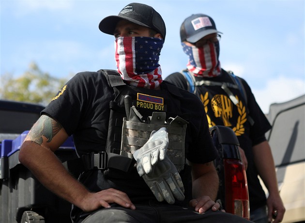 Porota v USA shledala vinnými útočníky na Kapitol. Výši trestů oznámí později