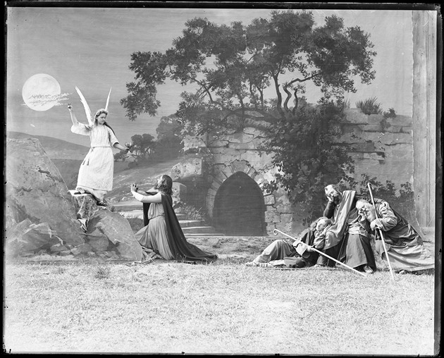 Snímek z poátku 20. století zachycuje Hoické paijové hry.