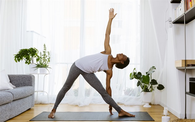 Jóga není jen cvičení. Sedm důvodů, proč je skvělá pro zdraví