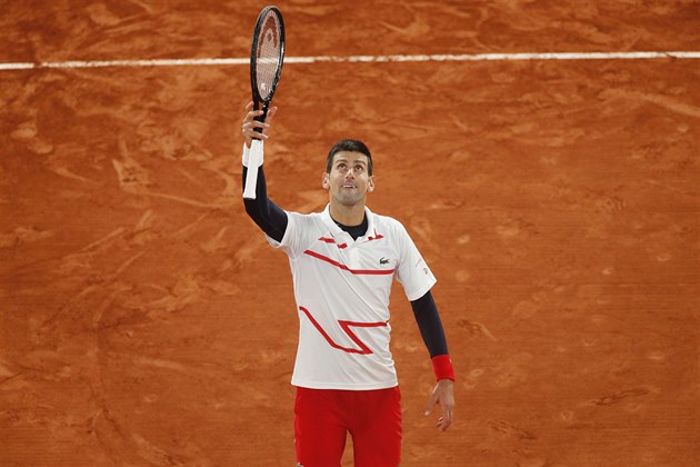 Srb Novak Djokovi slav postup do semifinle Roland Garros.
