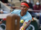 panl Rafael Nadal hraje balonek v semifinále Roland Garros.