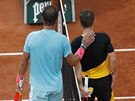 panl Rafael Nadal a Argentinec Diego Schwartzman se potkali po utkání u sít.