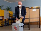 Ministr zdravotnictví Roman Prymula odevzdala svj hlas v krajských a senátních...