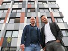 Michal Eisner (vpravo) a Richard Spilka vili, e se zájemci o bydlení najdou,...