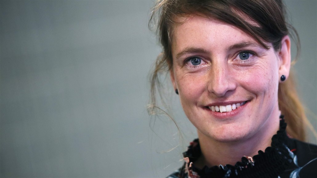 Adéla �ípová v pra�ském volebním �tábu Pirát�. (3. �íjna 2020)