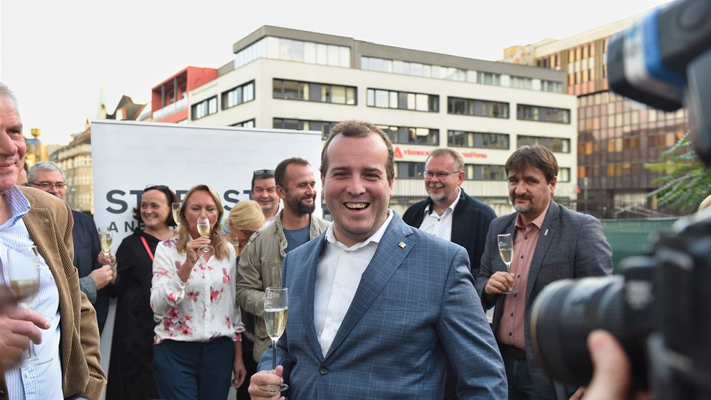 Filip U�ák po �íjnových krajských volbách v roce 2020.