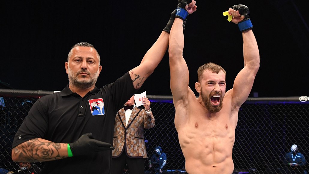 VÍTZ. Lajo Klein zvládl premiéru v UFC a stal se prvním slovenským MMA...