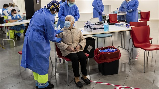 Testovn na koronavirus v madridsk tvrti Vallecas (2. jna 2020)