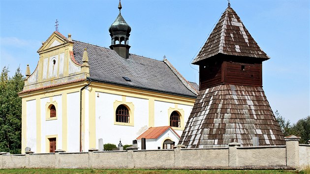 Barokn kostel svatho Benedikta vLuicch. Pedchzela mu star svatyn.