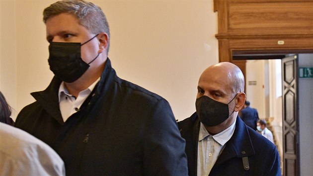 U Krajského soudu v Brně vypovídal podnikatel Saman El-Talabani (vpravo) jakožto korunní svědek korupční kauzy Stoka. (6.10.2020)