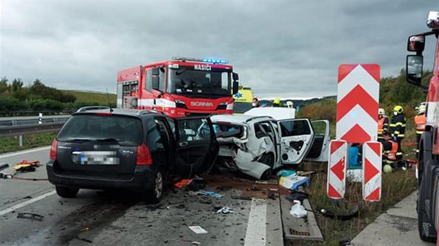 Hromadn nehoda ty aut u Lipnku nad Bevou (4. jna 2020).