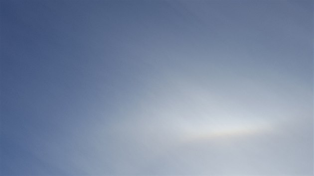 Duha se stala odrazem halového jevu. Lidé tento obrazec mohli pozorovat nad Brnem 7. října 2020.