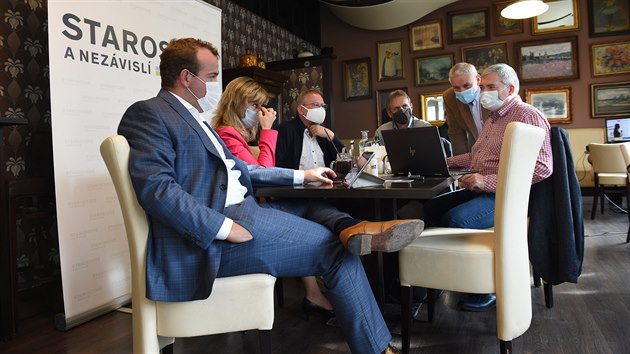 �Pokud by ANO cht�lo m�t jak hejtmana, tak v�echny �leny v rad�, bylo by to pro n�s tak� nep�ijateln�,� �ekl l�dr STAN Filip U��k (vlevo). (3. ��jna 2020)