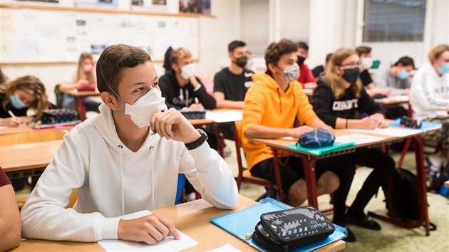 Studenti Střední průmyslové školy ve Zlíně vymění vyučování v rouškách za dva týdny distanční výuky. Stejný režim čeká všechny střední školy ve Zlínském kraji.