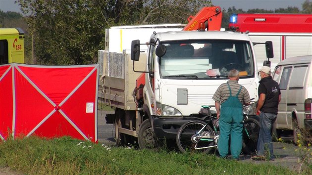 Smrteln nehoda u elkovic. Motork nepeil stet s nkladnm autem. (2.10.2020)