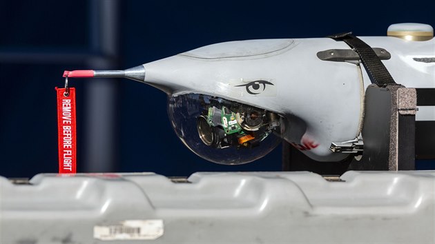 Součástí slavnostního nástupu 53. pluku průzkumu a elektronického boje byla i ukázka techniky. Detail kamer bezpilotního letounu ScanEagle - denní verze.