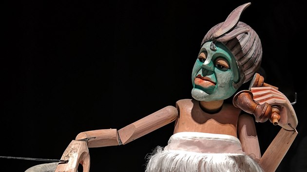 Detail loutky ze sc�ny �rie l�skou posedl� pro p�edstaven� Hotel Spejbl