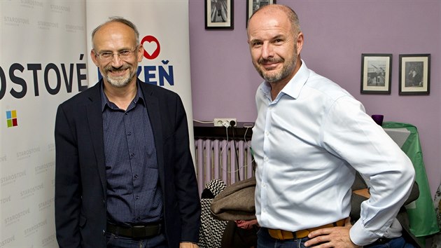 Pavel ek (vlevo) a Josef Bernard ve tbu STAN. Strana zskala sedm mandt. (3. 10. 2020)