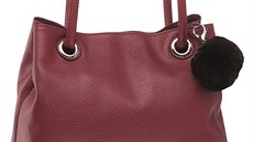 Vínová, bordó, i burgundská se skvle hodí i na átky, kabelky a botky. Umí...