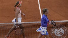 Sofia Keninová a Petra Kvitová (vpravo) po semifinále Roland Garros.