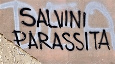 �etné ot�ískané fasády slou�í i jako platforma pro politické vzkazy. Tento...