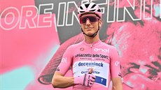 Joao Almeida na startu 5. etapy Gira.