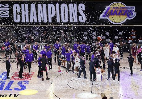 Los Angeles Lakers se dokali 17. titulu v NBA.