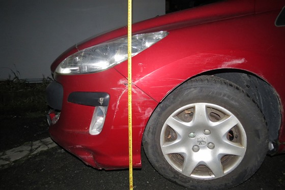 Policie v Přerově v noci dopadla opilého řidiče, který naboural dva automobily.
