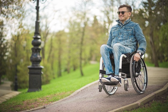 Potřebujete invalidní vozík a rozhodujete se který? Poradíme vám!