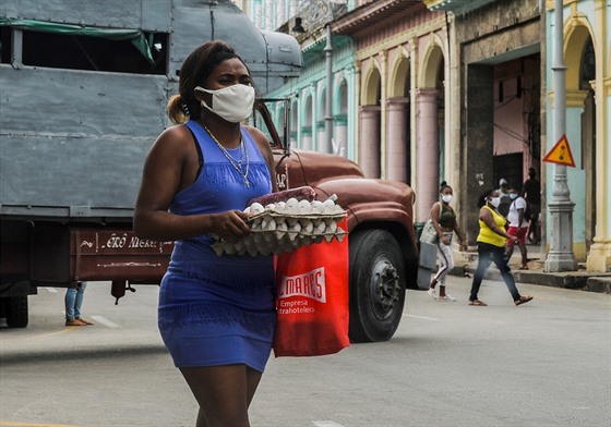 Kubánci ím dál astji shánjí nedostatkové zboí prostednictvím mobilních...