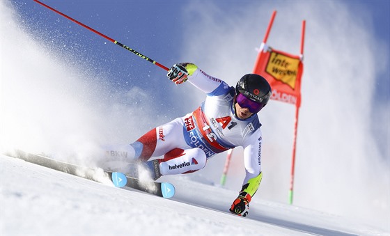 Gino Caviezel na trati obího slalomu v Söldenu