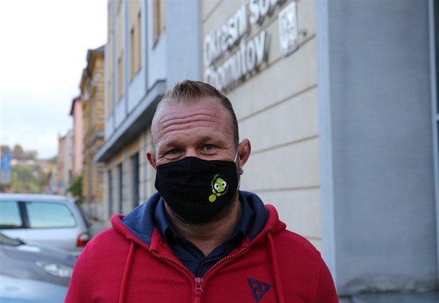 Státní zástupce zastavil stíhání zápasníka Grznára za vychvalování války