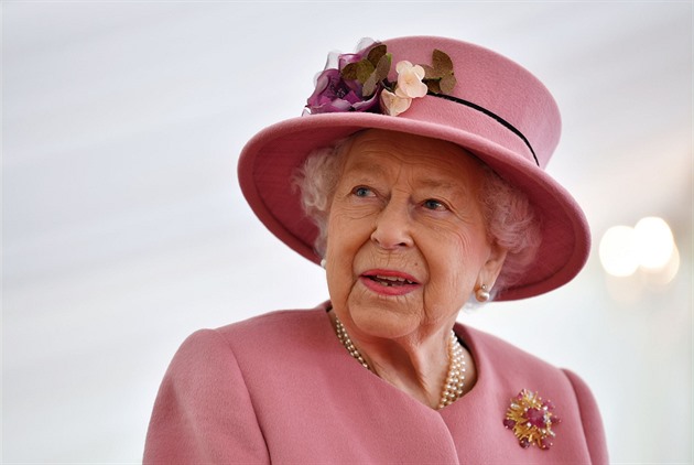 Zemřela Alžběta II. Královna vládla 70 let, zažila 15 britských premiérů