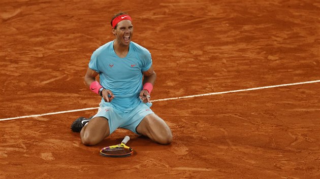 panl Rafael Nadal se raduje po vtzstv ve finle Roland Garros.